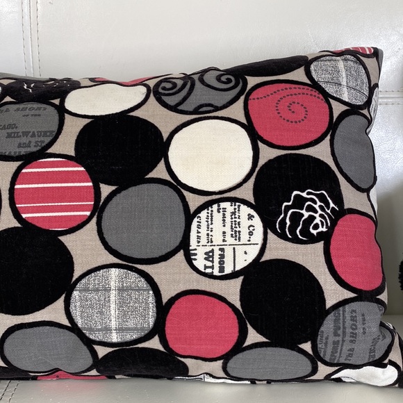 Accent Modern cushion - Picture 4 of 10